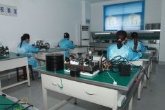 壓力開(kāi)關(guān)檢測(cè)車(chē)間